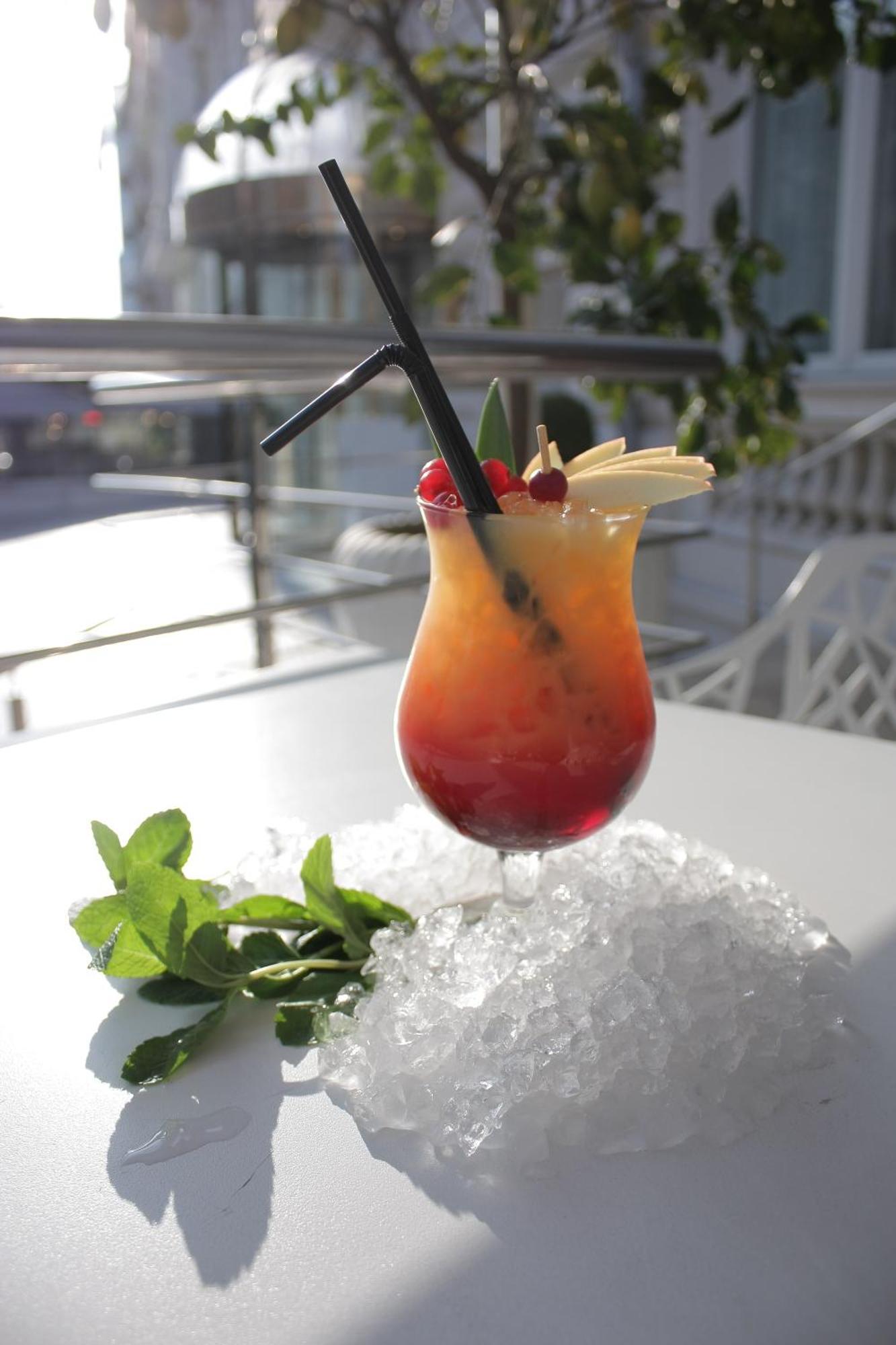 Boscolo Nice Hotel & Spa Zewnętrze zdjęcie A Hurricane cocktail