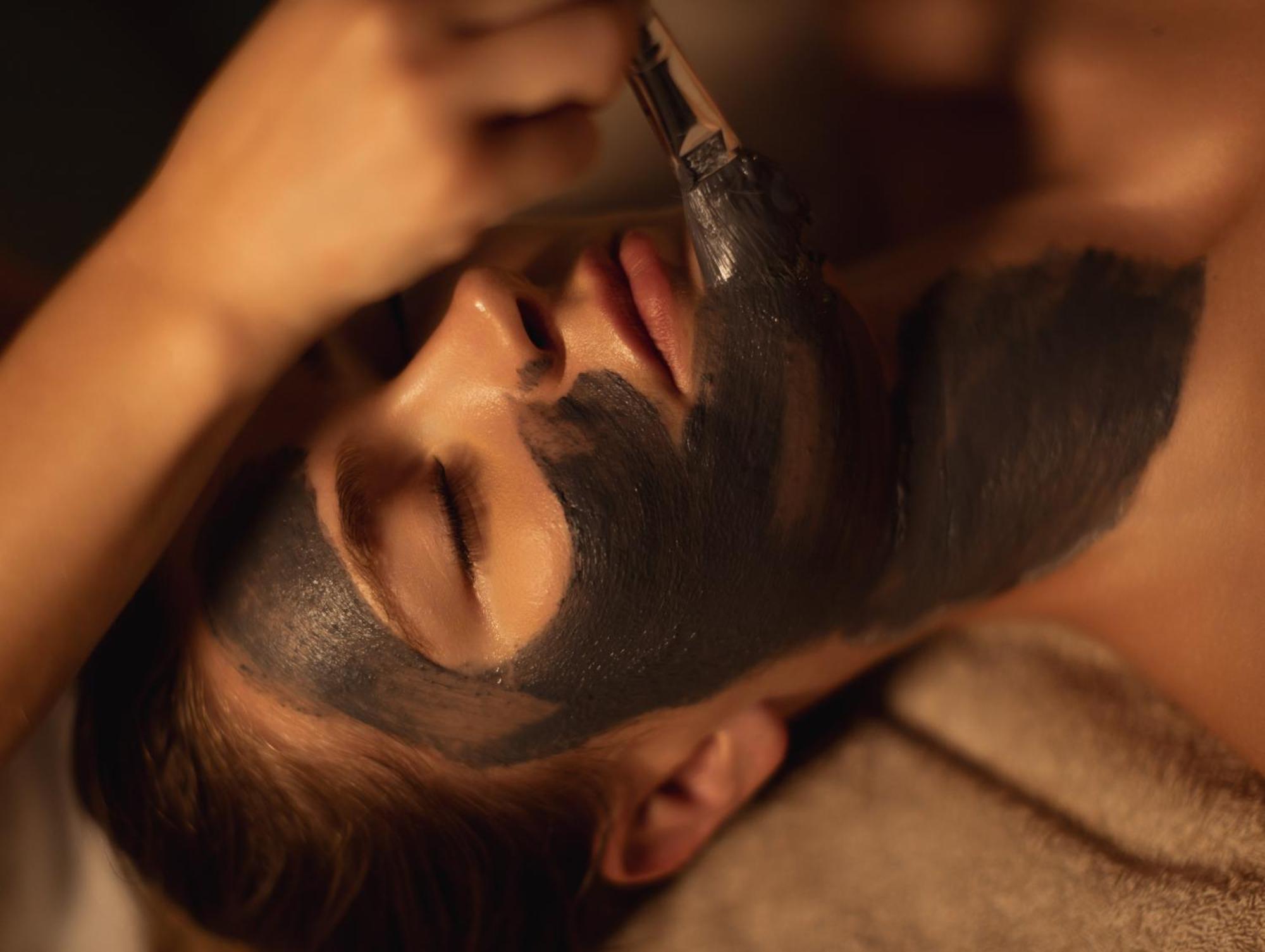 Boscolo Nice Hotel & Spa Zewnętrze zdjęcie A man receiving a facial