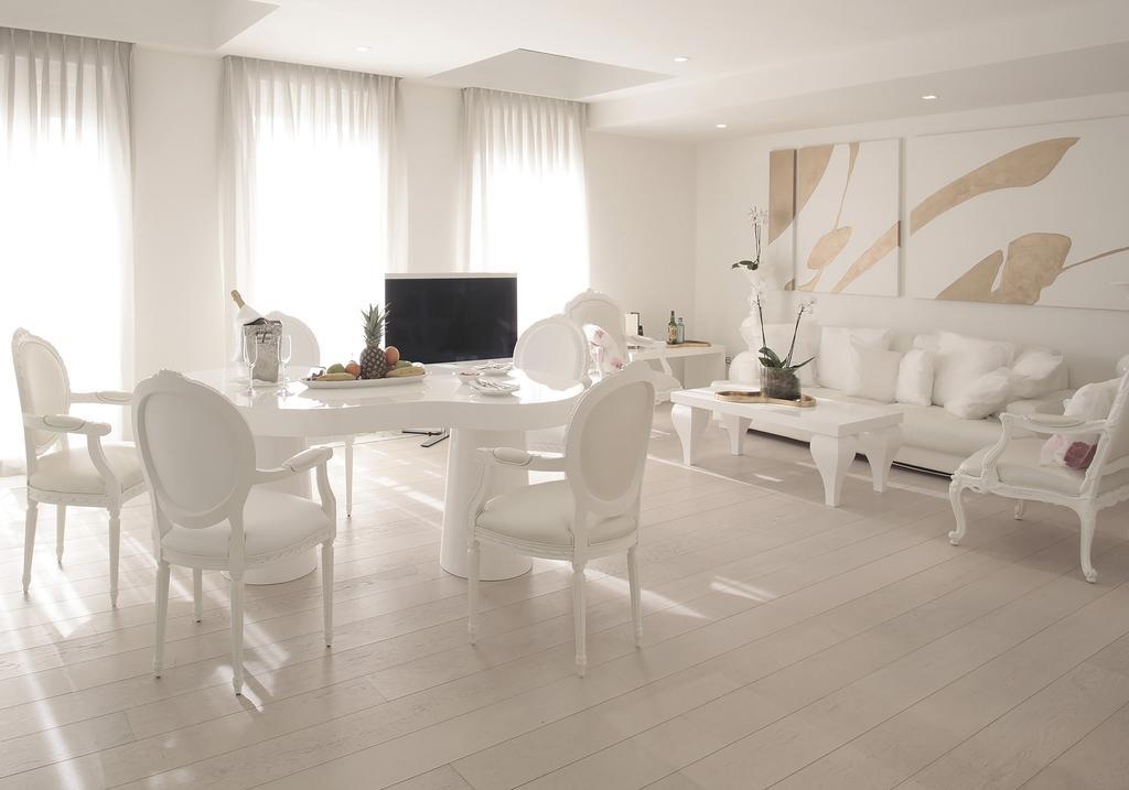 Boscolo Nice Hotel & Spa Zewnętrze zdjęcie A white themed living room